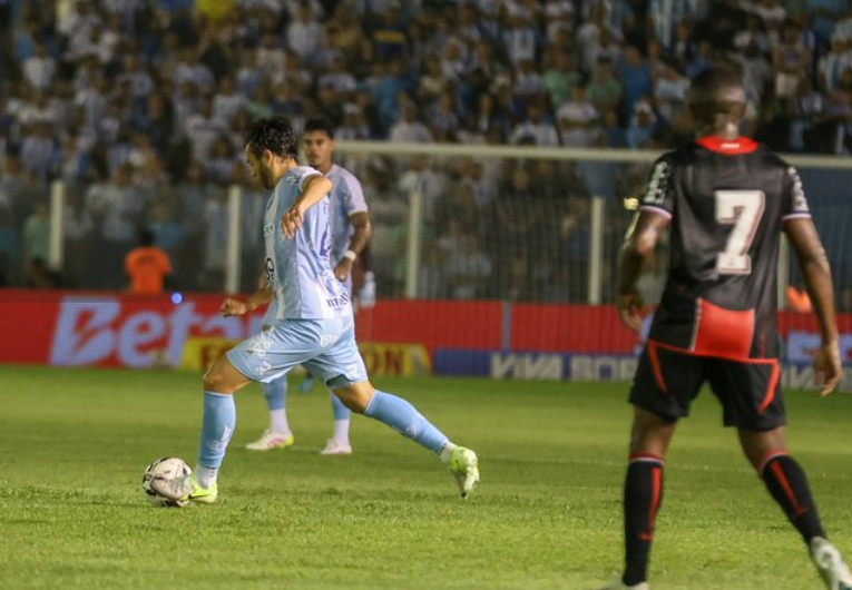 imagem da materia: Botafogo perde e