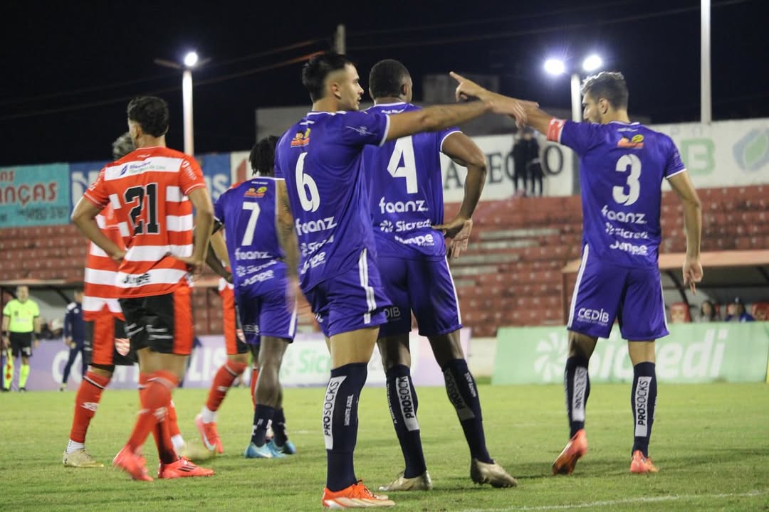 imagem da materia: Kinho aponta cansaço do elenco em calendário cheio
