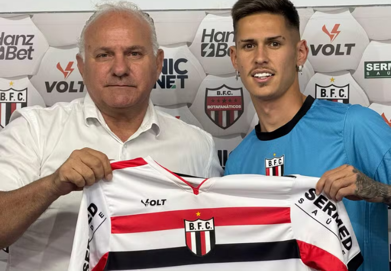 imagem da materia: Apresentado, Marquinho se diz pronto para ajudar o Botafogo