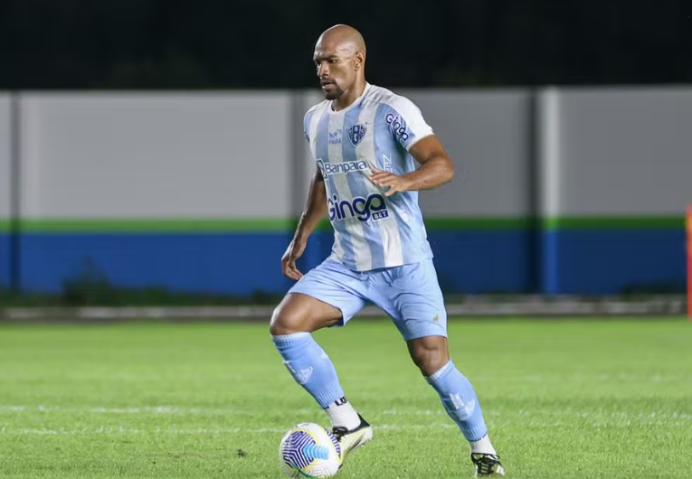 imagem da materia: Ponte Preta mira contratação de Kevyn, lateral do Paysandu