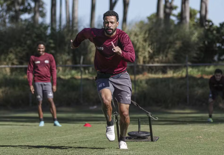 imagem da materia: Maycon e Vitor treinam e podem ser opções contra o Paysandu