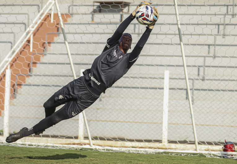 imagem da materia: Goleiro é convocado para Seleção Brasileira sub-15