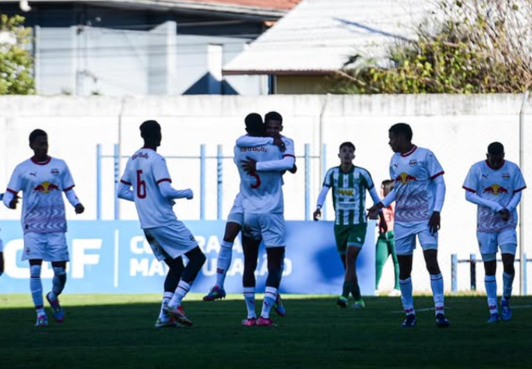 imagem da materia: Braga vence o Juventude e assume a liderança do Brasileiro
