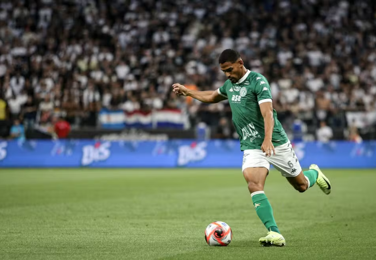 imagem da materia: Guarani inicia negociações para renovar com Emerson Barbosa
