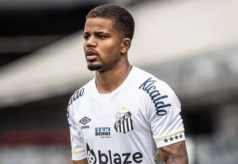 imagem da materia: Santos empresta lateral-esquerdo a clube do Brasileirão