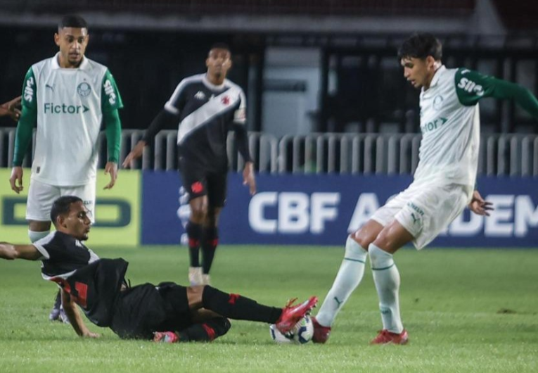imagem da materia: Palmeiras vence o Vasco pelo Brasileirão Sub-20