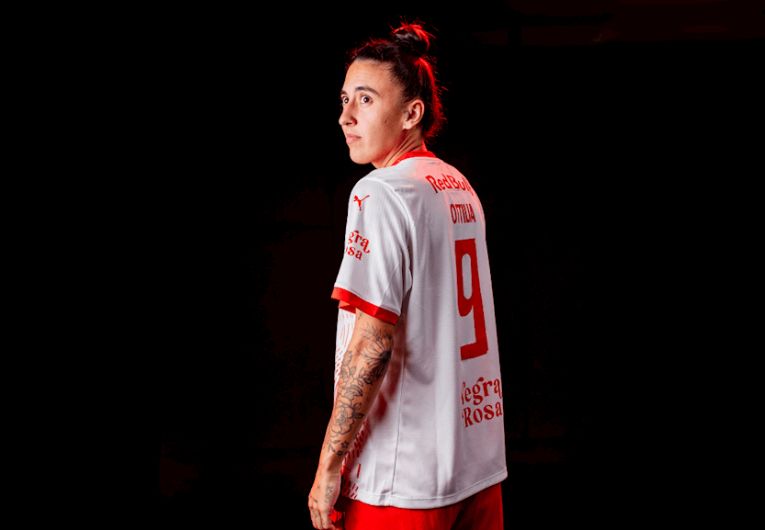 imagem da materia: Bragantino Feminino acerta a saída da atacante Ottilia