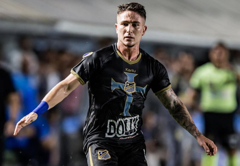 imagem da materia: Renan Castro deixa o Água Santa rumo ao Guarani