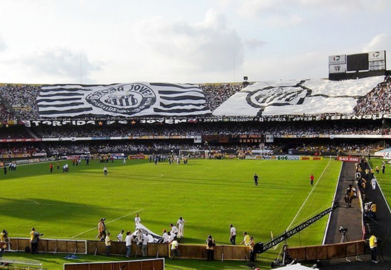 imagem da materia: Santos quer mandar jogo no Morumbis, mas vive impasse