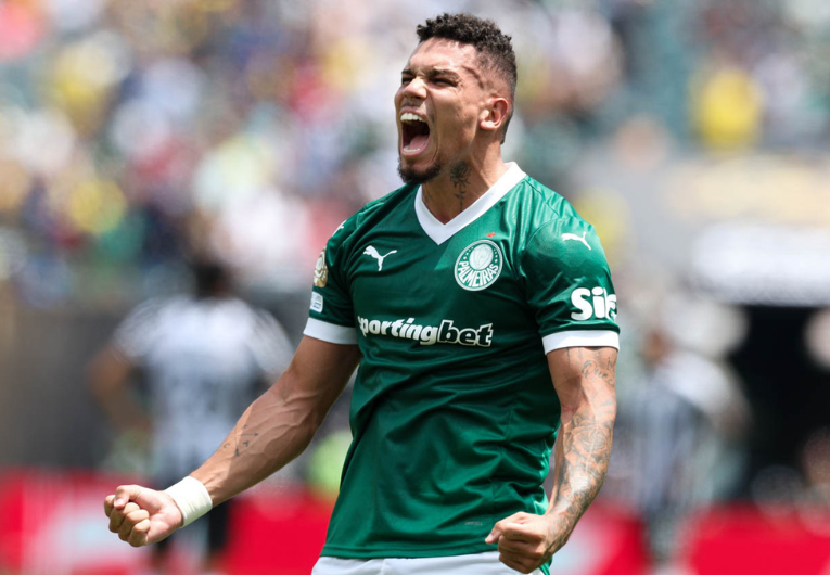 imagem da materia: Paulinho só volta a jogar na próxima temporada