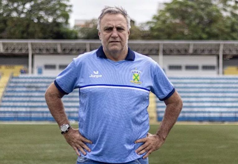 imagem da materia: Santo André anuncia a saída do treinador José Oliveira