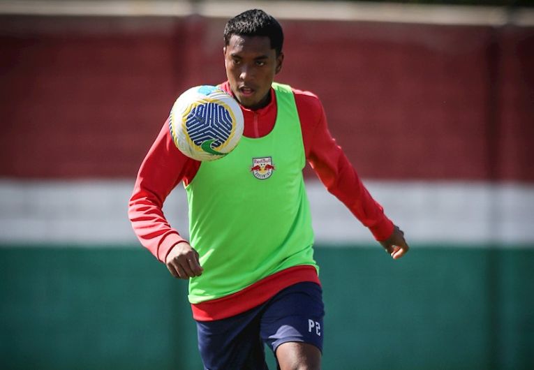 imagem da materia: Bragantino acerta a venda de Léo Realpe