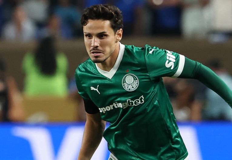 imagem da materia: Raphael Veiga tem futuro incerto no Palmeiras