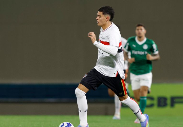 imagem da materia: São Paulo perde e se complica no Brasileiro Sub-20