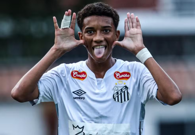 imagem da materia: Robinho Jr. 'herda' número da camiseta de seu pai
