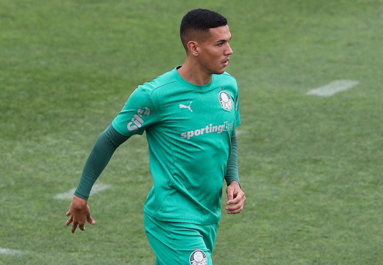 imagem da materia: Palmeiras encaminha a saída de Naves e Mateus