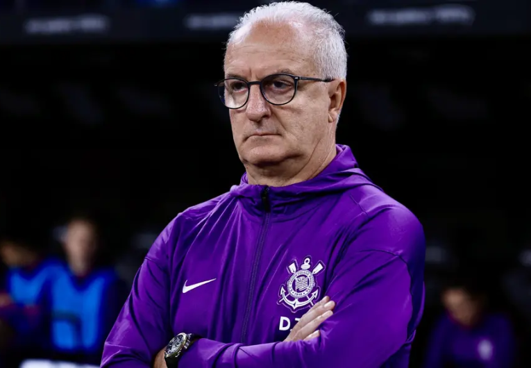 imagem da materia: Dorival expõe falta de reforços e culpa instabilidade