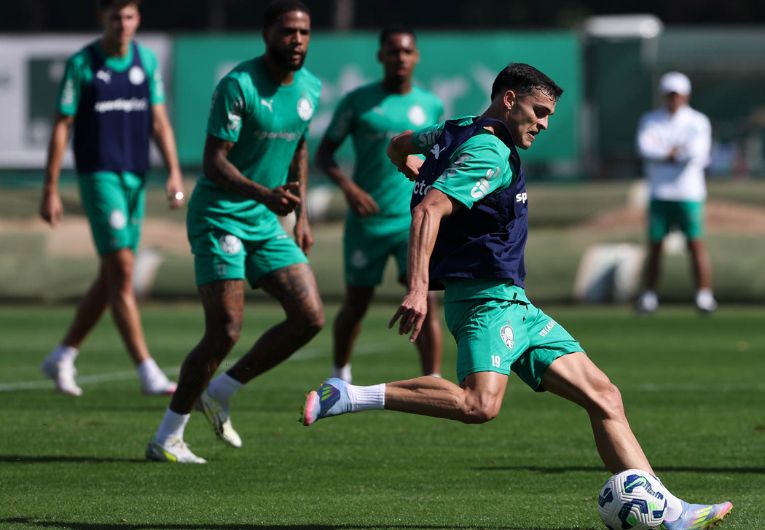 imagem da materia: Palmeiras volta aos treinos após tropeço no Allianz Parque