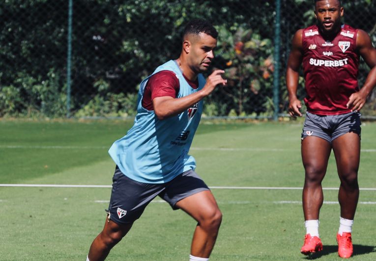 imagem da materia: São Paulo se reapresenta após empate contra o Bragantino