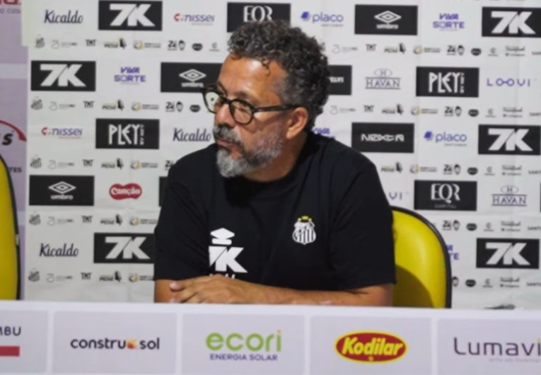 imagem da materia: Cleber Xavier lamenta desequilíbrio do Santos após derrota