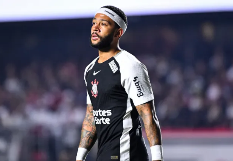 imagem da materia: Postura de Memphis incomoda diretoria do Corinthians