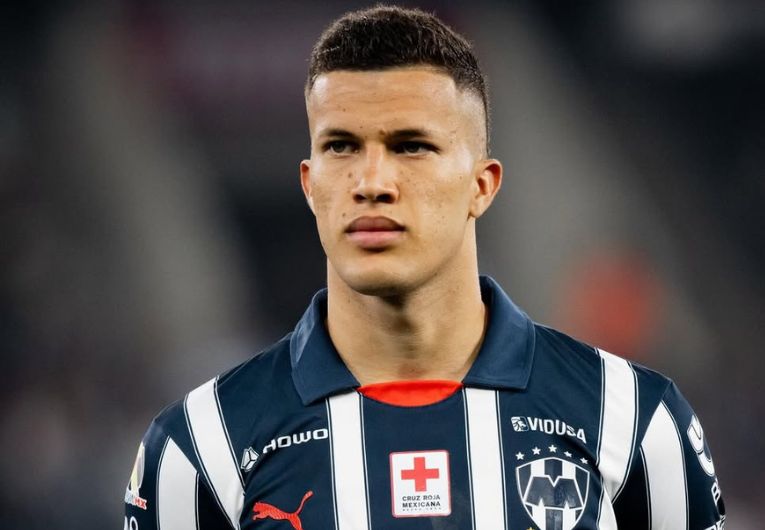 imagem da materia: Palmeiras tem interesse em volante colombiano