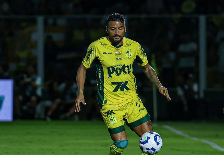 imagem da materia: Reinaldo brilha no Mirassol e vira artilheiro-surpresa
