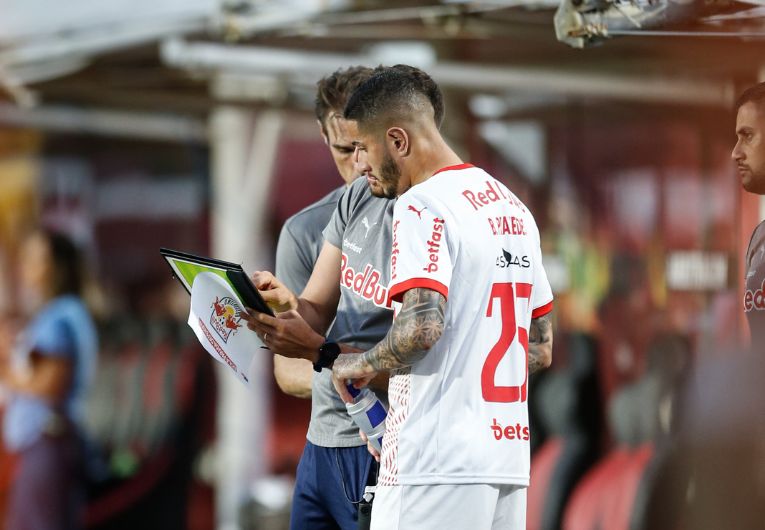 imagem da materia: Recomeço e estreia marcam rodada do Bragantino