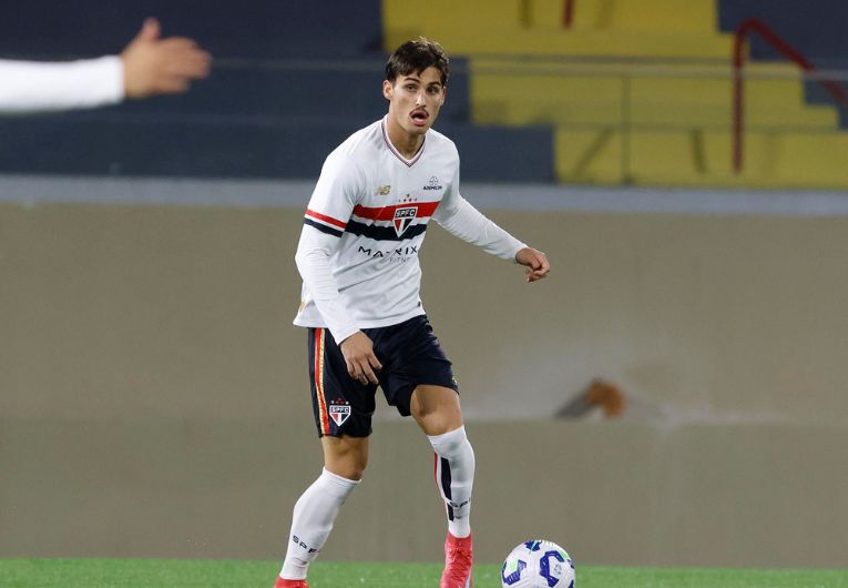 imagem da materia: São Paulo cumpre tabela no Brasileiro Sub-20