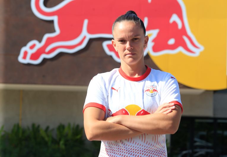 imagem da materia: Bragantino Feminino anuncia a zagueira Ilana