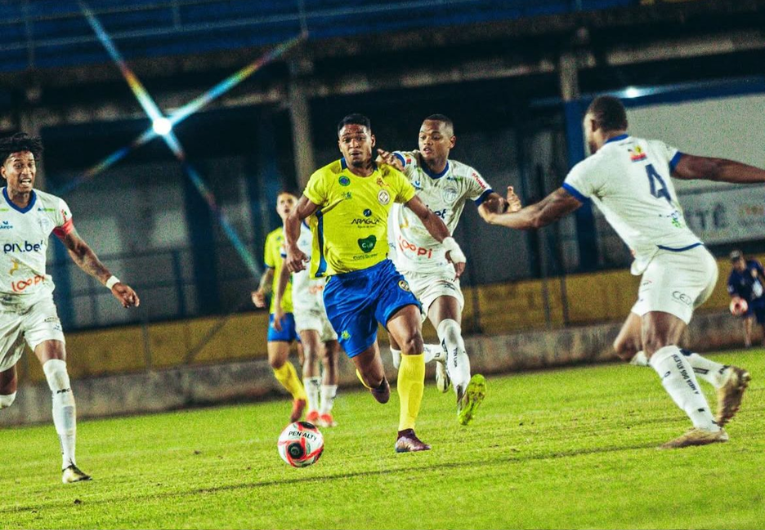 imagem da materia: Monte Azul bate AEA em Araçatuba e assume a liderança
