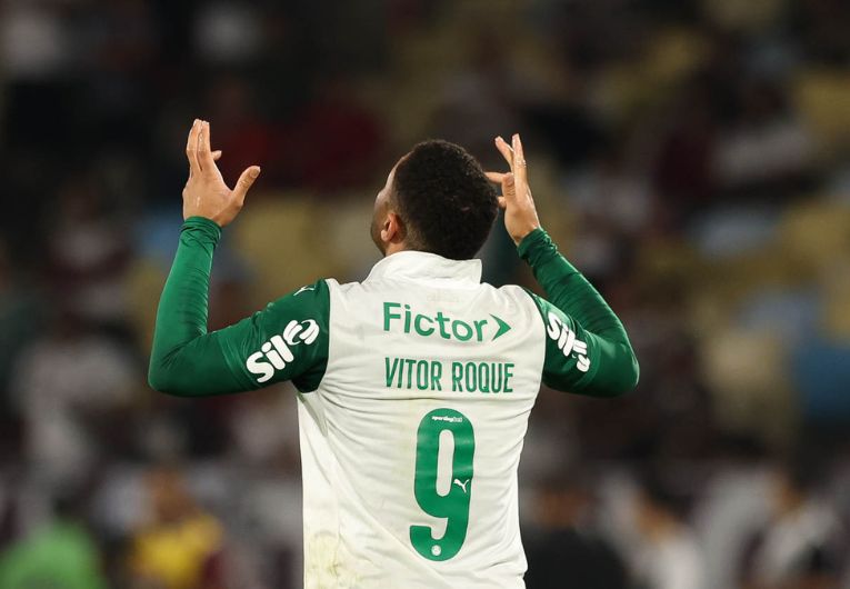 imagem da materia: Vitor Roque desencanta e garante vitória do Palmeiras