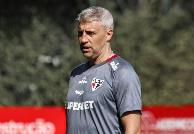 imagem da materia: São Paulo quer vencer para se distanciar do Z4