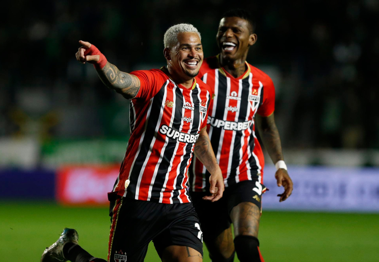 imagem da materia: Luciano marca mais uma vez e São Paulo bate Juventude