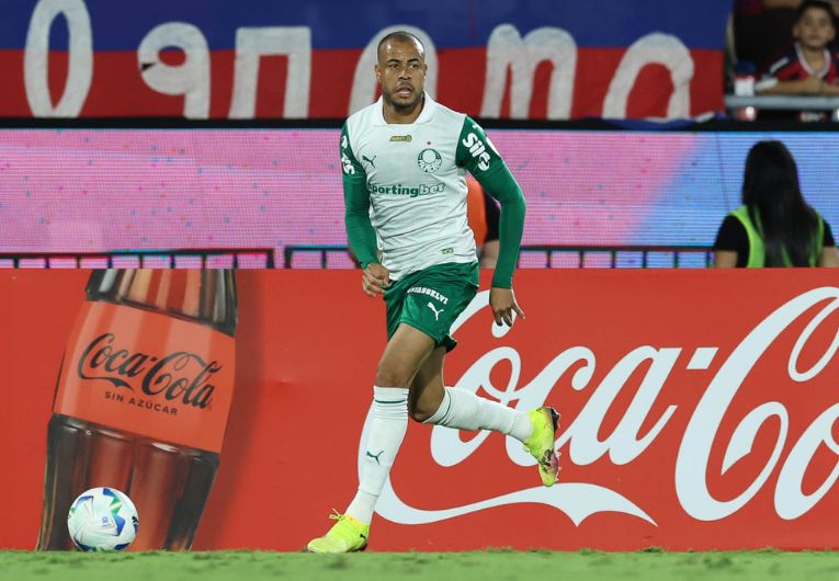 imagem da materia: Mayke se aproxima de um acerto com o Santos