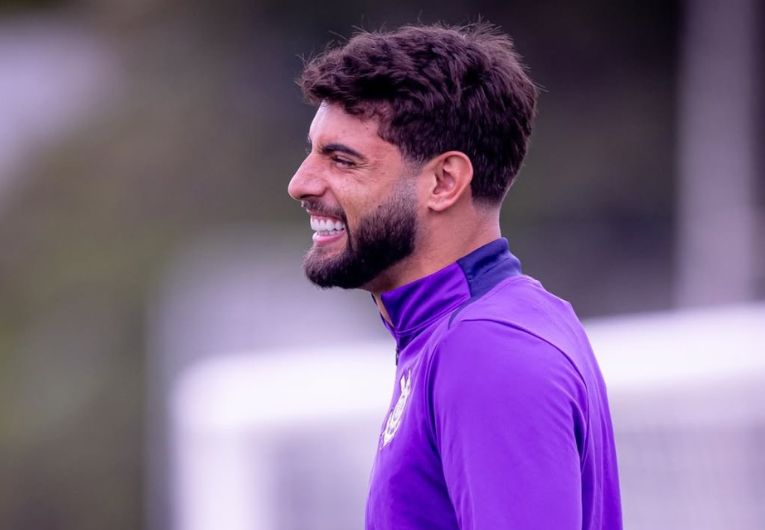 imagem da materia: Yuri Alberto comemora retorno aos gramados