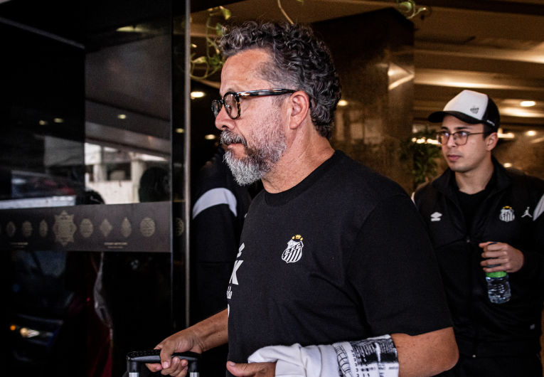 imagem da materia: Cleber Xavier define Santos x Sport: