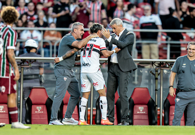 imagem da materia: São Paulo convence torcida e bate Fluminense no Morumbis