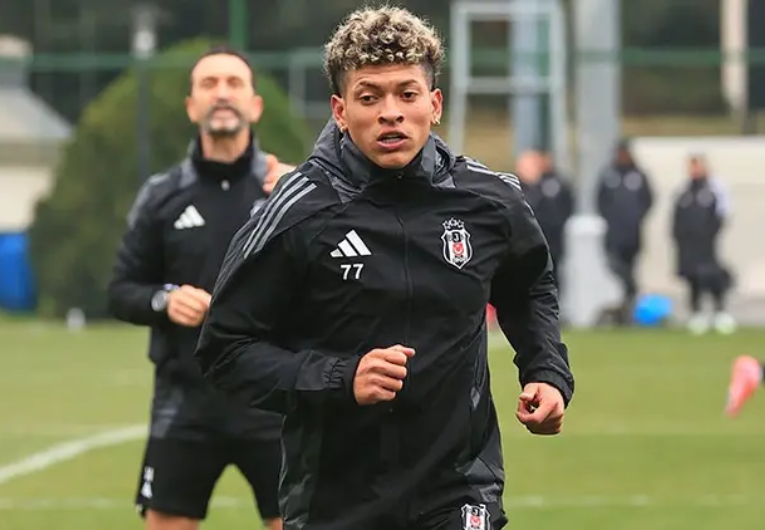 imagem da materia: São Paulo tem interesse em meio-campista de gigate turco