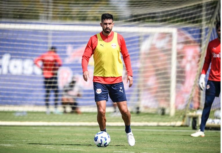 imagem da materia: Pedro Henrique comenta sobre duelo contra o Botafogo