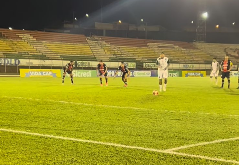 imagem da materia: União São João e Botafogo-SP empatam em jogo movimentado