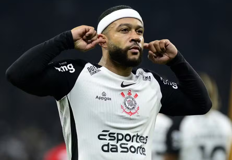 imagem da materia: Veja quanto Memphis já garantiu de bônus no Corinthians