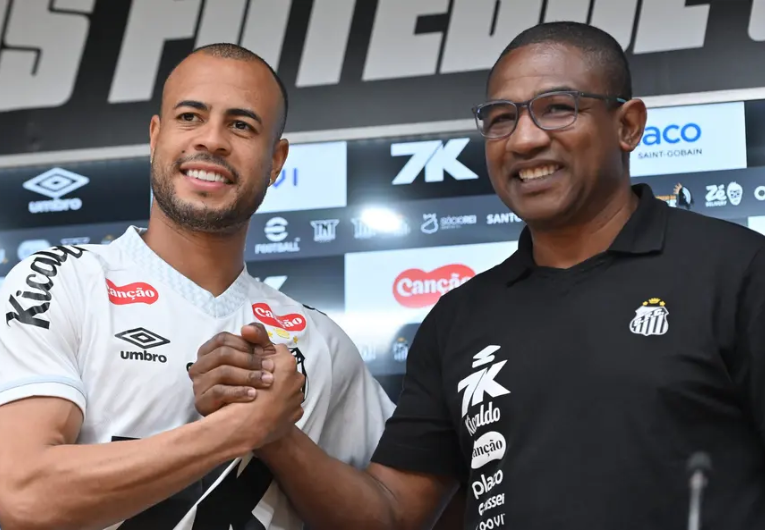 imagem da materia: Mayke é apresentado no Santos