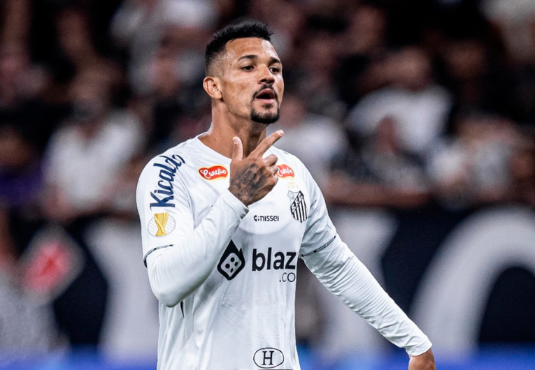 imagem da materia: Santos não conta mais com Zé Ivaldo, que deve sair