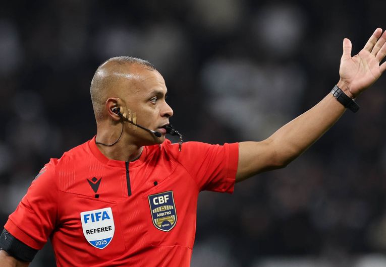 imagem da materia: Palmeiras vai à CBF reclamar da arbitragem na Copa do Brasil