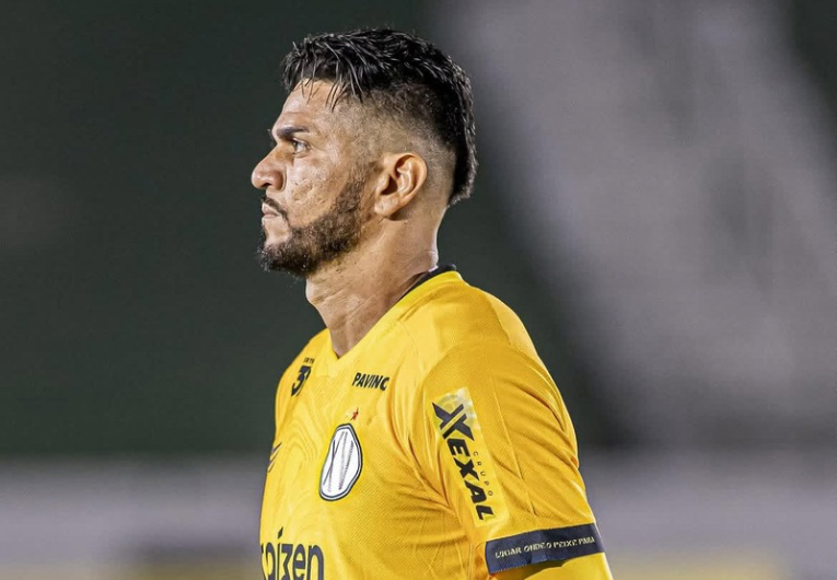 imagem da materia: Moisés Egert defende Carlão: “Estamos bem servidos no gol”