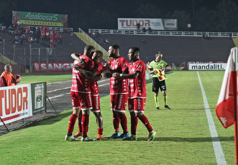 imagem da materia: “Vitória com atitude”, diz Isael após gol decisivo