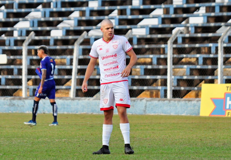 imagem da materia: Lucas Pegoraro faz história no Noroeste aos 16 anos
