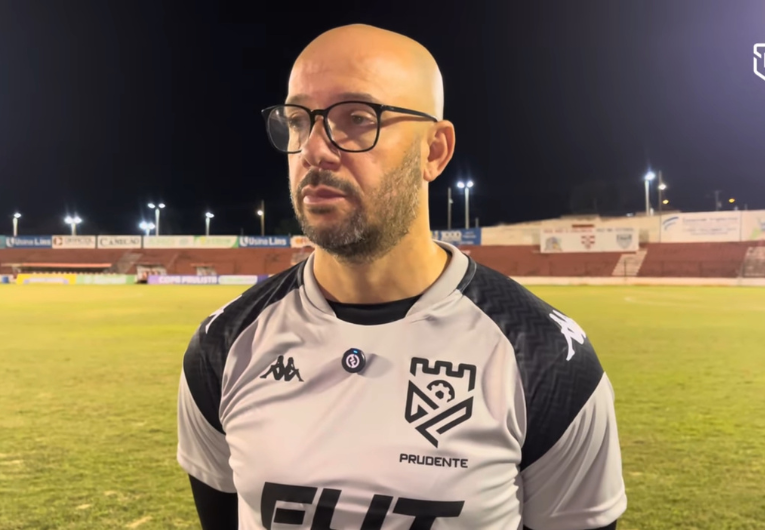 imagem da materia: Corrêa valoriza empate e vê evolução ofensiva do Prudente