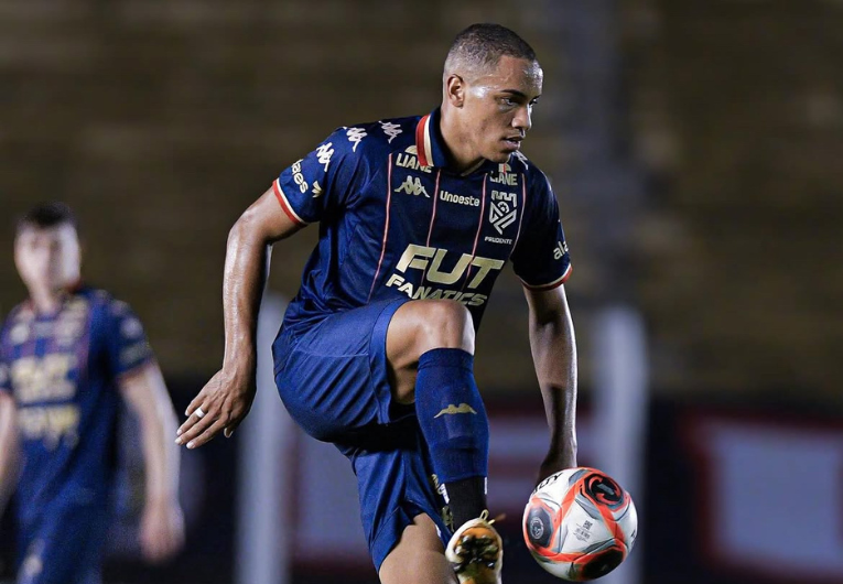 imagem da materia: Mika valoriza experiência precoce no futebol paulista